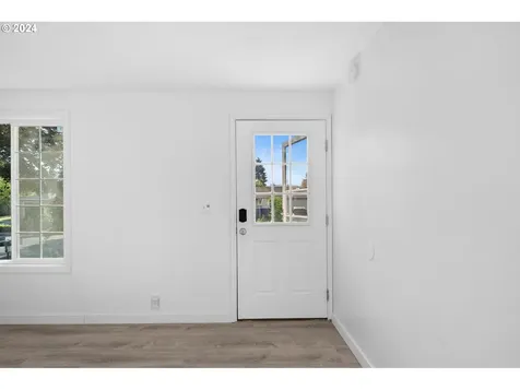 927 S R Street Cottage Grove OR 97424