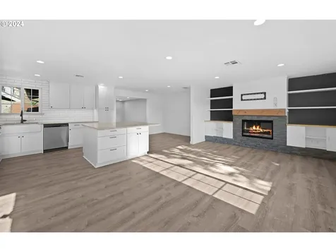 927 S R Street Cottage Grove OR 97424