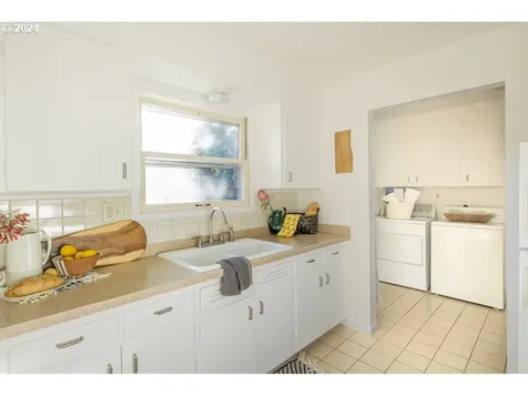 2807 Ne 108th Avenue Portland OR 97220