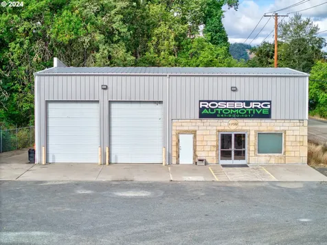 1775 Green Siding Road Roseburg OR 97471