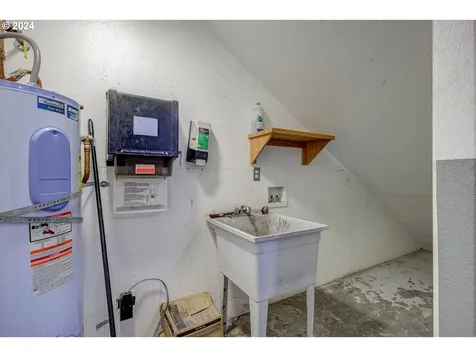 1775 Green Siding Road Roseburg OR 97471