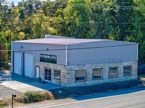 1775 Green Siding Road Roseburg OR 97471