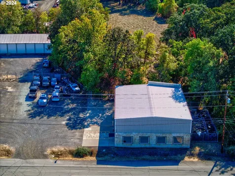 1775 Green Siding Road Roseburg OR 97471
