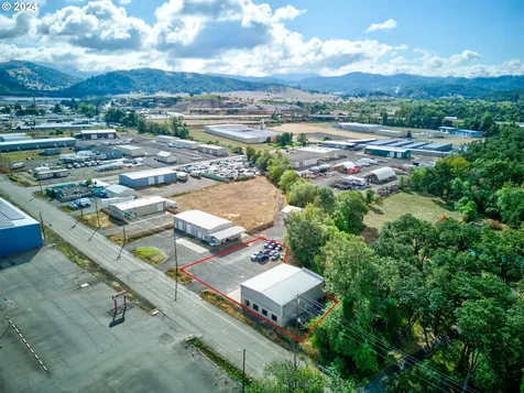 1775 Green Siding Road Roseburg OR 97471