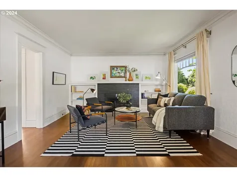 2924 Ne Schuyler Street Portland OR 97212