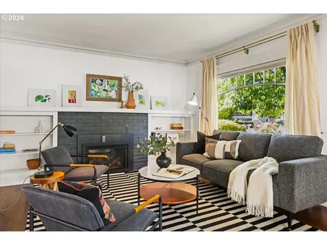 2924 Ne Schuyler Street Portland OR 97212