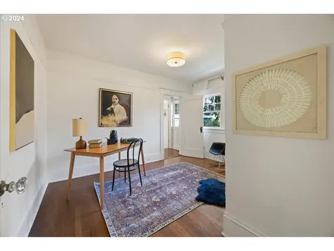 2924 Ne Schuyler Street Portland OR 97212