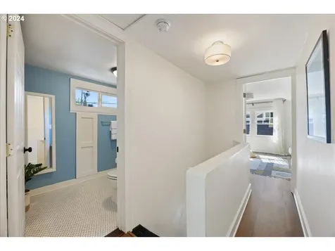 2924 Ne Schuyler Street Portland OR 97212