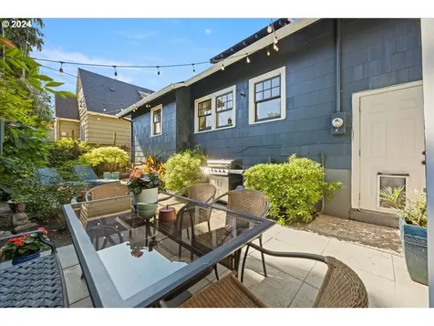 2924 Ne Schuyler Street Portland OR 97212