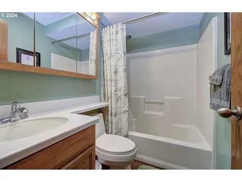 4909 NE 144th Court Vancouver WA 98682