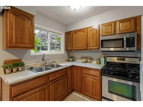 3145 SE 81st Avenue Portland OR 97206