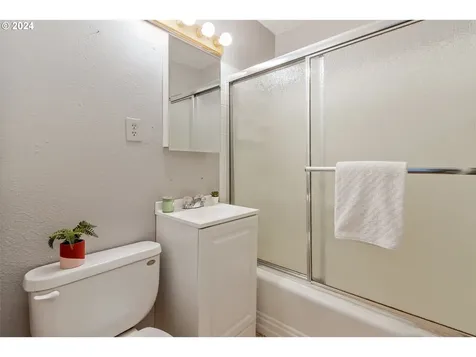 3145 SE 81st Avenue Portland OR 97206