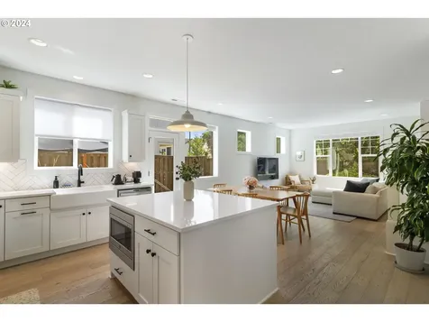 7180 Se 50th Avenue Portland OR 97206