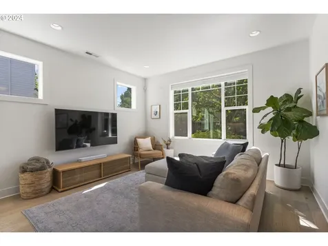 7180 Se 50th Avenue Portland OR 97206