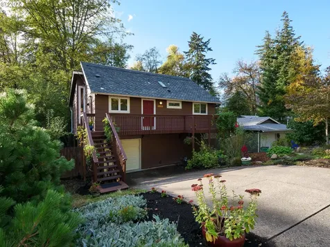 9523 SW 50th Avenue Portland OR 97219