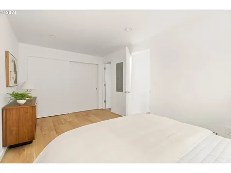 8116 SW 14th Avenue Portland OR 97219