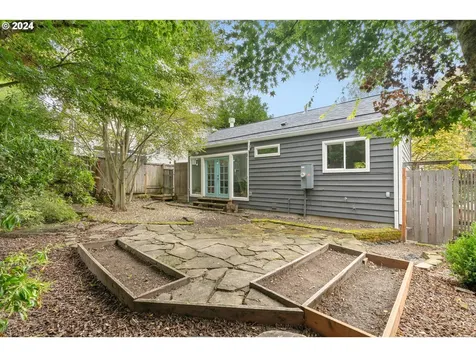 8116 SW 14th Avenue Portland OR 97219