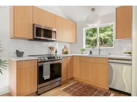 8116 SW 14th Avenue Portland OR 97219