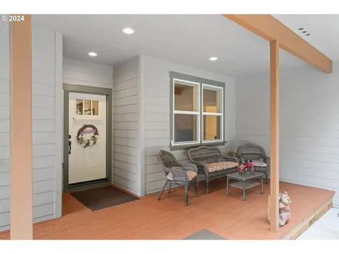 9348 N Fork Siuslaw Road Florence OR 97439
