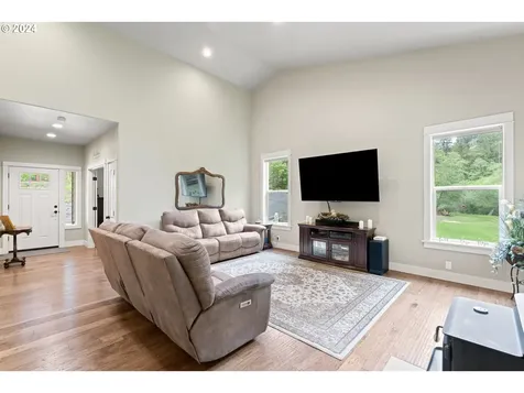 9348 N Fork Siuslaw Road Florence OR 97439