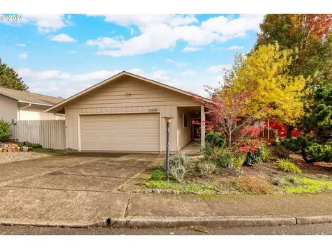 12535 SW Prince Edward Court Portland OR 97224