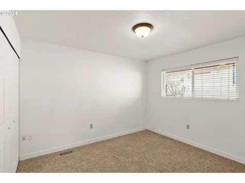 12535 SW Prince Edward Court Portland OR 97224