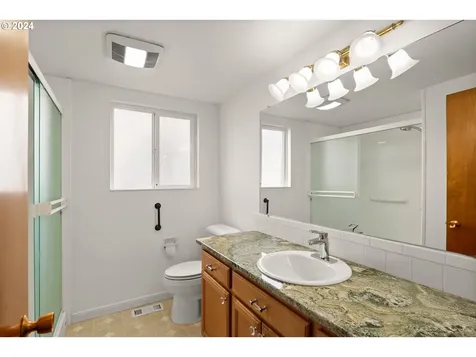 12535 SW Prince Edward Court Portland OR 97224