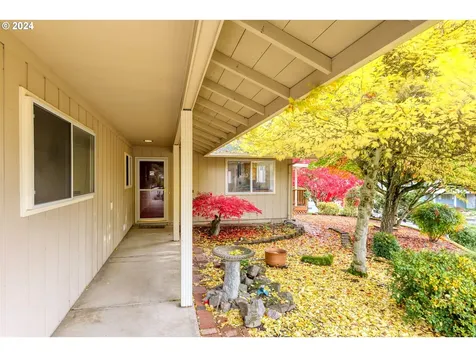 12535 SW Prince Edward Court Portland OR 97224