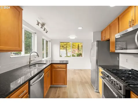 12535 SW Prince Edward Court Portland OR 97224