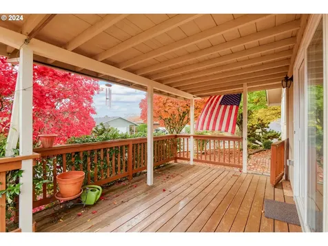 12535 SW Prince Edward Court Portland OR 97224