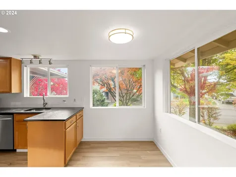 12535 SW Prince Edward Court Portland OR 97224