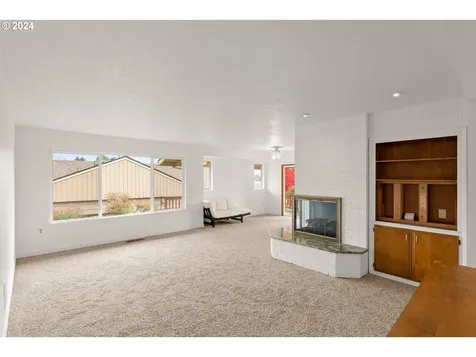 12535 SW Prince Edward Court Portland OR 97224