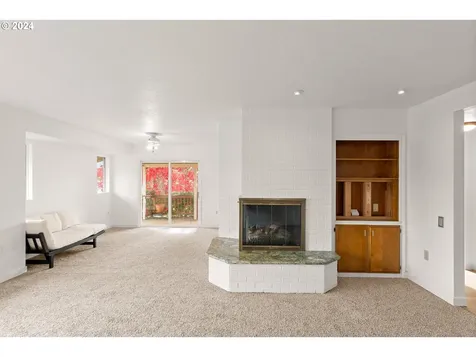 12535 SW Prince Edward Court Portland OR 97224