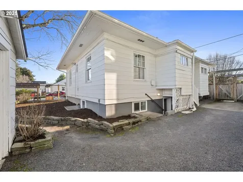 1535 NE Rosa Parks Way Portland OR 97211