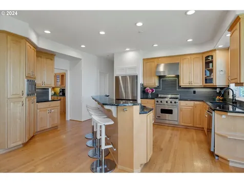 18600 NW Skyline Boulevard Portland OR 97231