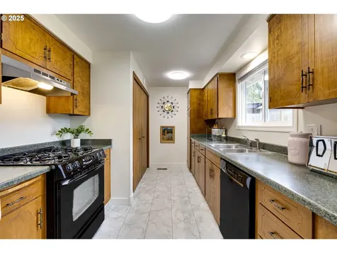 706 Barclay Hills Drive Oregon City OR 97045