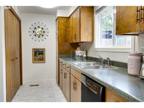 706 Barclay Hills Drive Oregon City OR 97045
