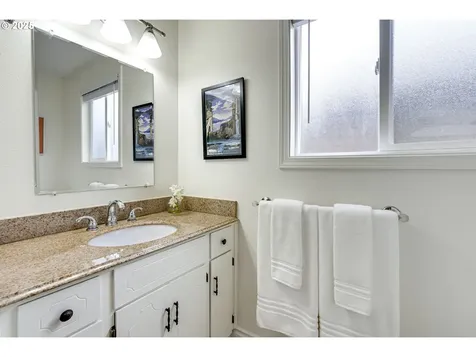 706 Barclay Hills Drive Oregon City OR 97045