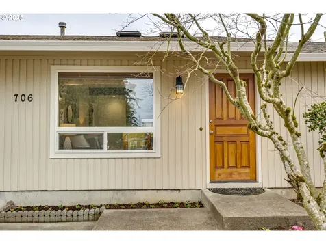 706 Barclay Hills Drive Oregon City OR 97045