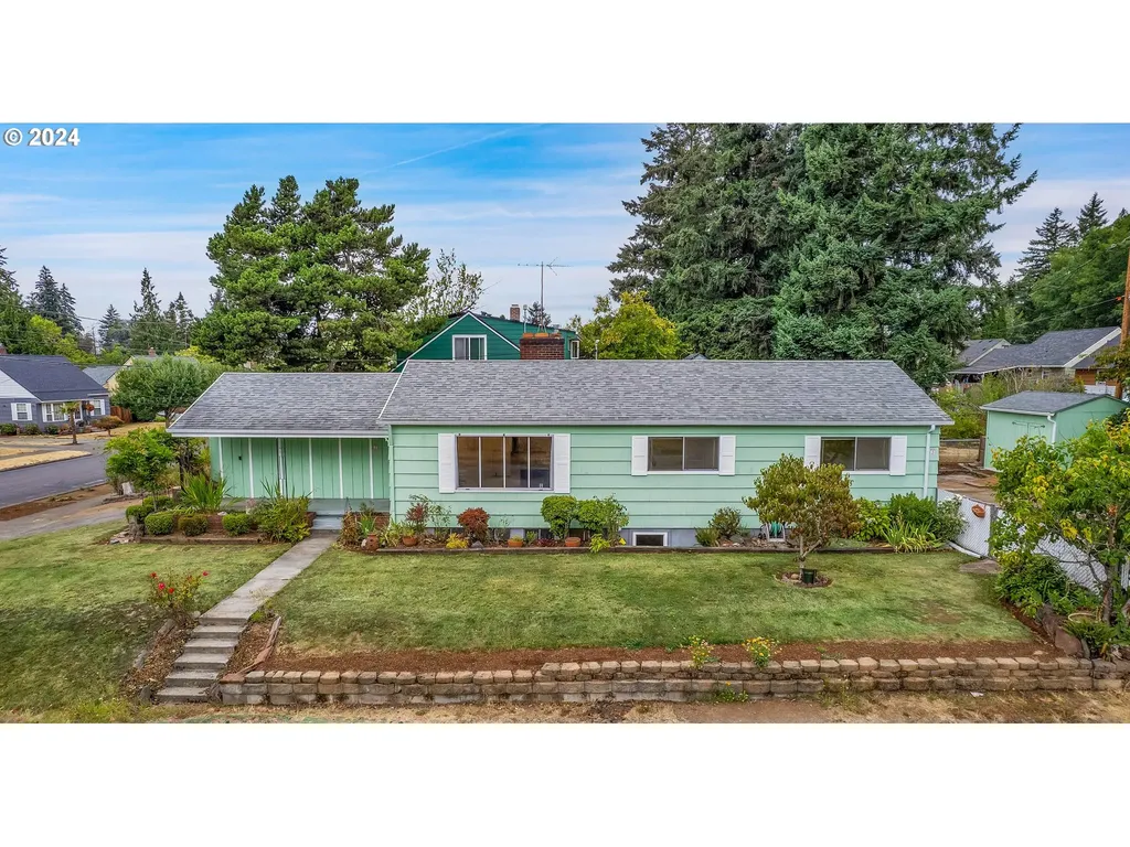 8925 Ne Schuyler Street Portland OR 97220