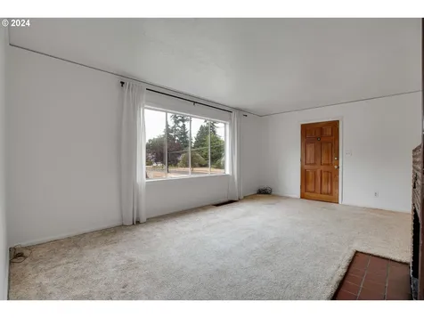 8925 Ne Schuyler Street Portland OR 97220