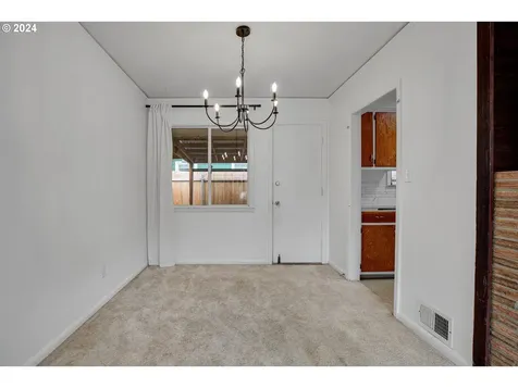 8925 Ne Schuyler Street Portland OR 97220