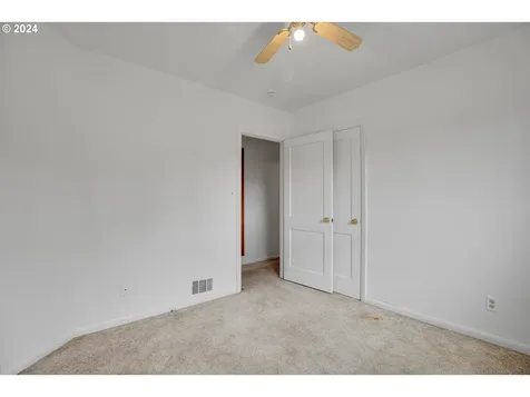 8925 Ne Schuyler Street Portland OR 97220