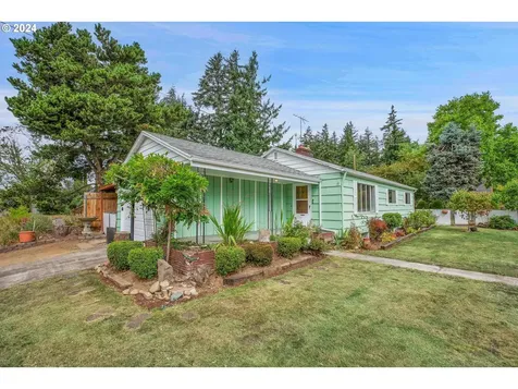8925 Ne Schuyler Street Portland OR 97220