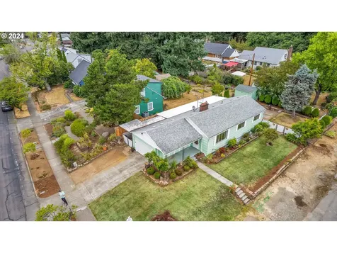 8925 Ne Schuyler Street Portland OR 97220
