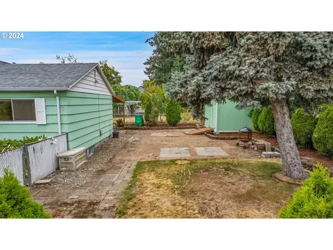 8925 Ne Schuyler Street Portland OR 97220
