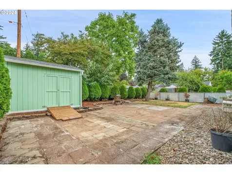 8925 Ne Schuyler Street Portland OR 97220