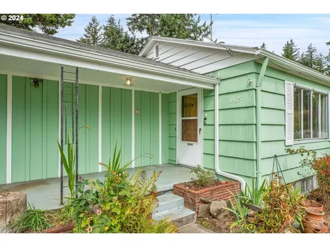 8925 Ne Schuyler Street Portland OR 97220