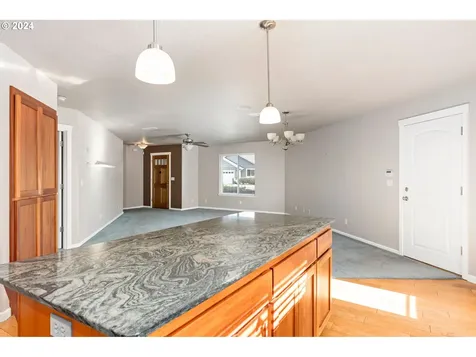 2014 Sw Otis Lane Grants Pass OR 97527