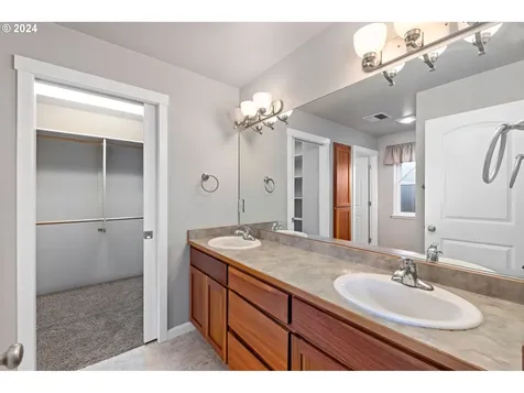 2014 Sw Otis Lane Grants Pass OR 97527